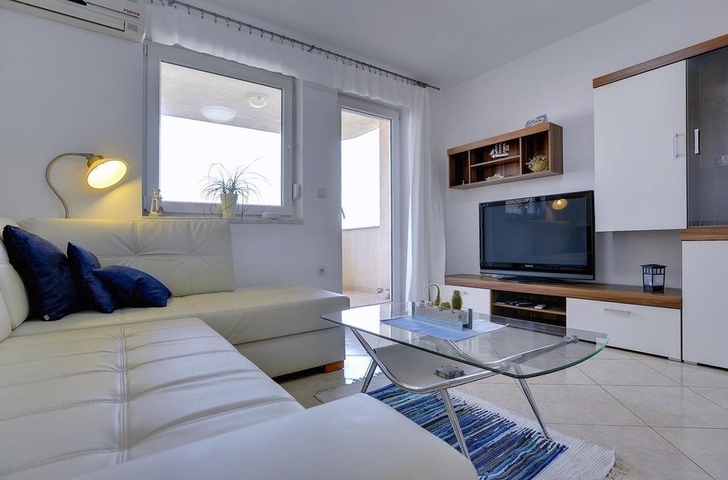 Apartment Frlan Лижнян Екстер'єр фото