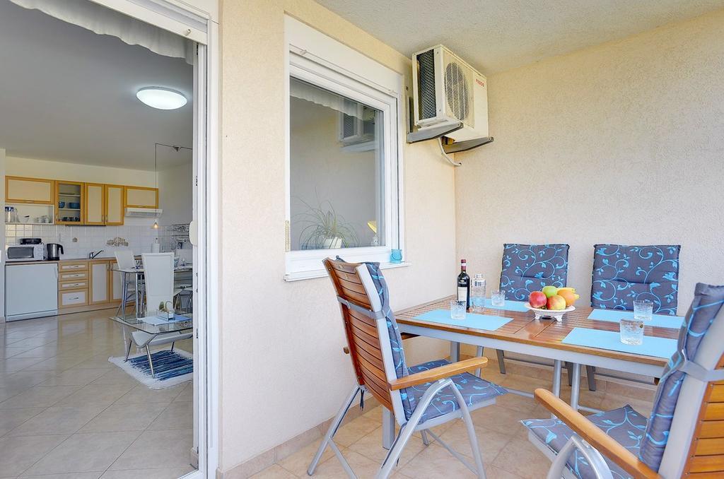Apartment Frlan Лижнян Екстер'єр фото