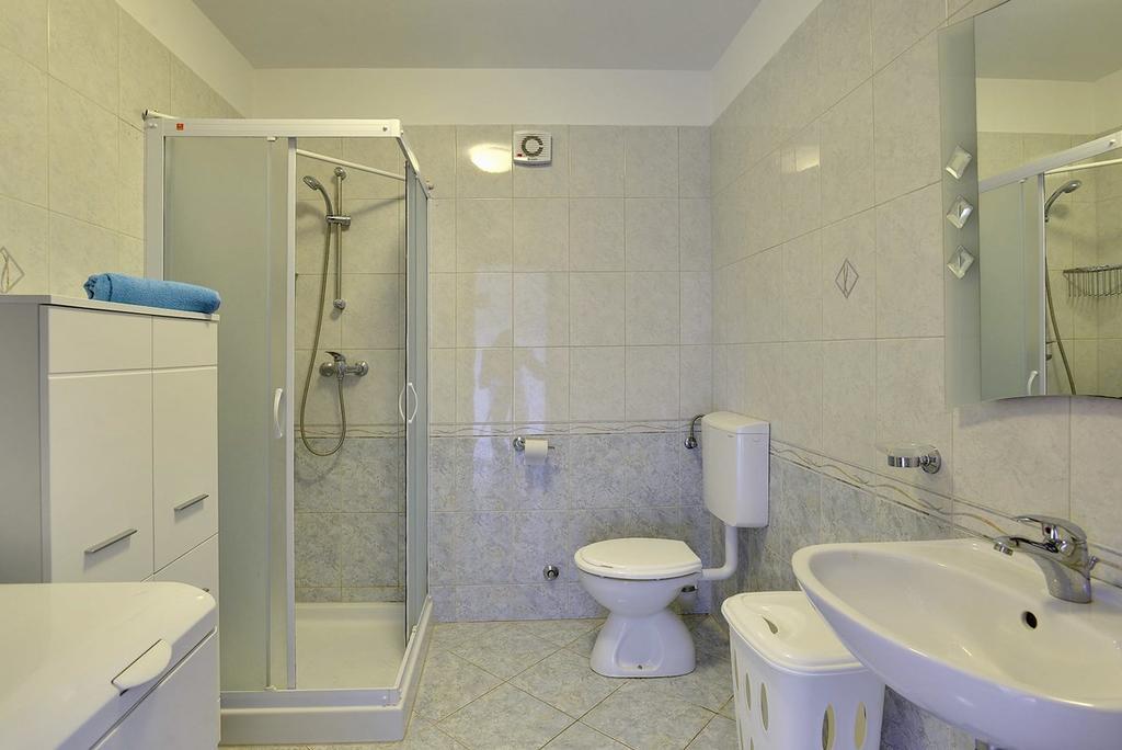 Apartment Frlan Лижнян Екстер'єр фото